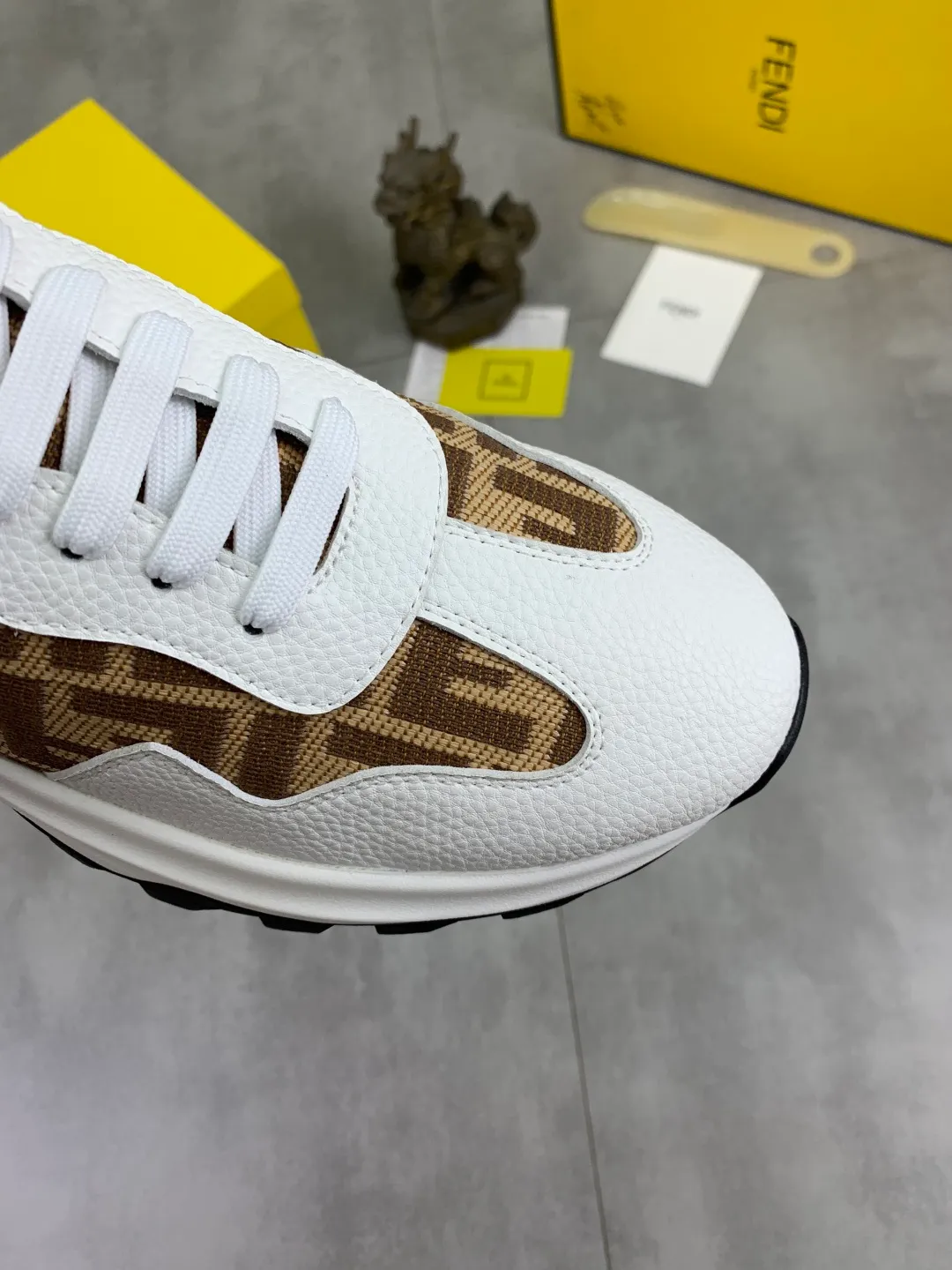 ​Men's shoes 💰P440 💰【New】Little monster 🆘 New FENDI 🕶️🕶️Simple routing effect, showing an elegant and cool driving shoe 🎬Using imported calfskin + first-layer pigskin lining🐂Excellent material🎬Detailed workmanship 🤗Comfortable foot feel➰➰. ​Pair it with any outfit to show your taste and temperament, low-key luxury ♻️Design ​simple and elegant ​noble and fashionable 🍃​Very loved and favored by trendy men 💓❤️Size: 38-44 (45 customized) 3️⃣ colors available